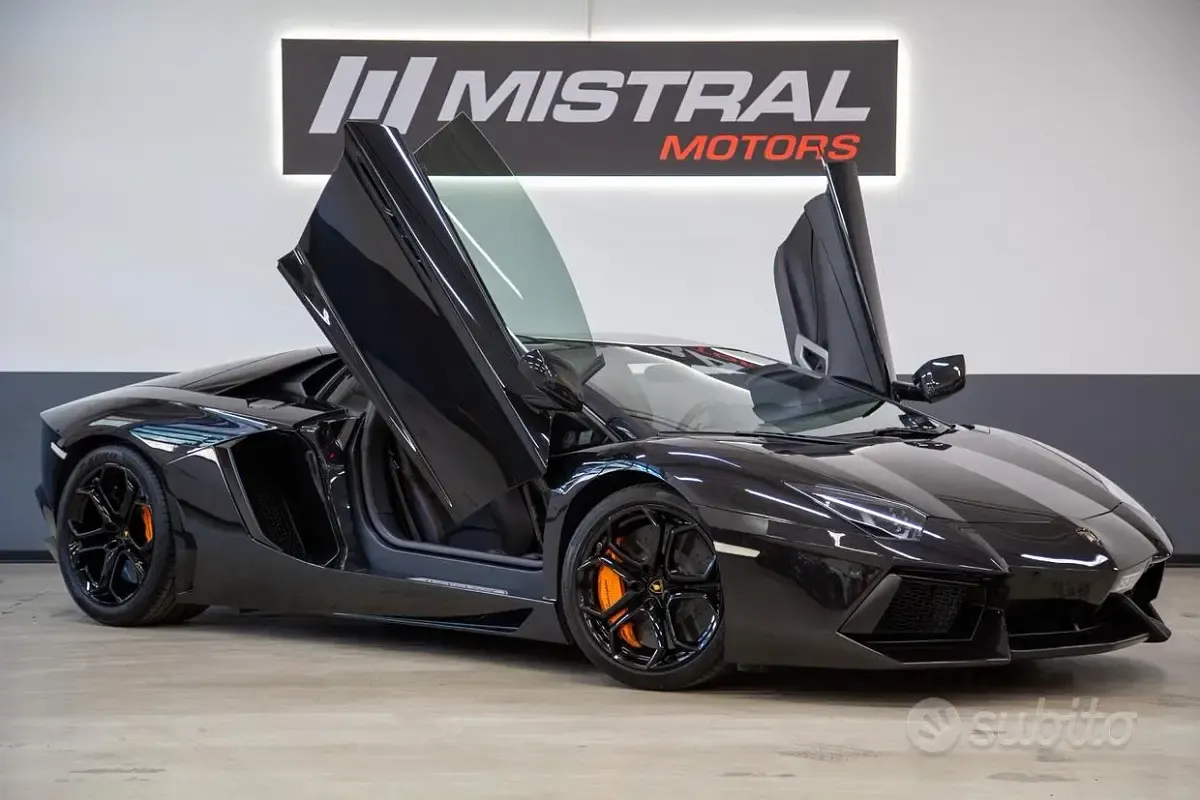 Usata Lamborghini Aventador 700 CV (514 kW) 2012 Nero Coupé