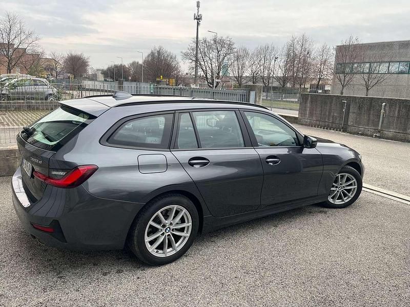 Usata BMW 320 Advantage 190 CV (139 kW) 2021 Mineral grey Station wagon