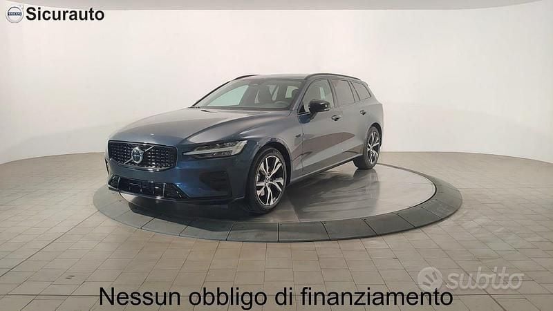 Grigio Nuova 2025 Volvo V60 Plus Station wagon | 40.900 € (Ottimo prezzo) - Immagine 1/4