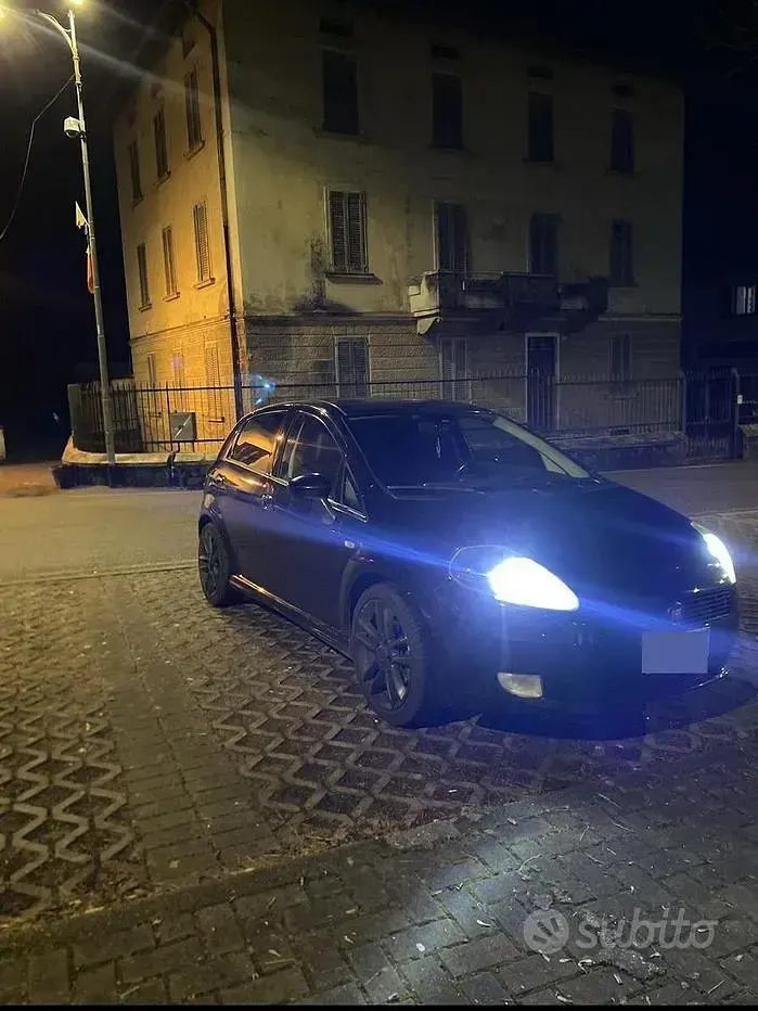 Usata Fiat Grande Punto Sport 90 CV (66 kW) 2007 Nero Utilitaria