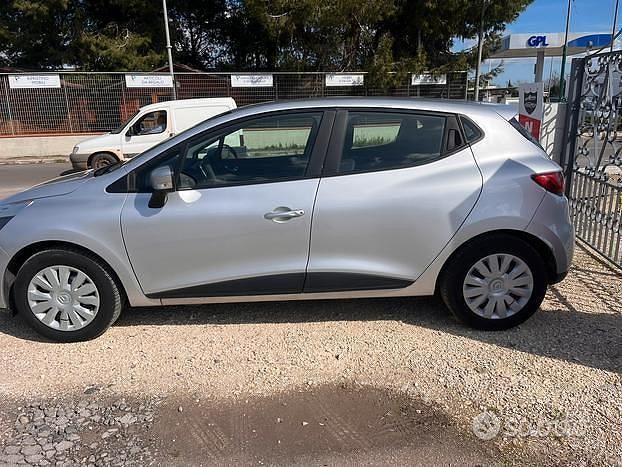 Usata Renault Clio IV 74 CV (54 kW) 2015 Grigio Berlina