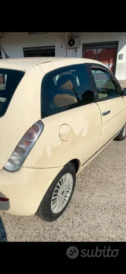 Usata Lancia Ypsilon 60 CV (44 kW) 2004 Utilitaria