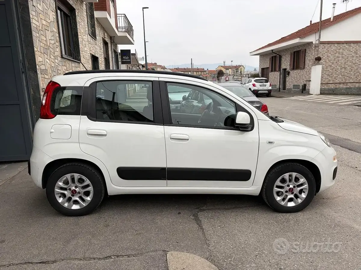 Usata Fiat Panda Lounge 69 CV (50 kW) 2019 Bianco Utilitaria