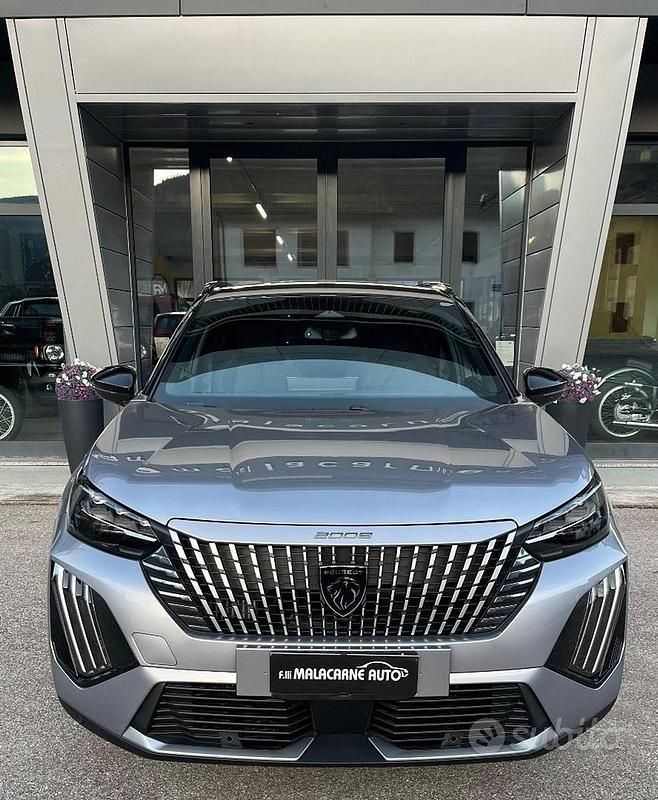 Nuova Peugeot 2008 GT 136 CV (100 kW) 2025 Grigio SUV