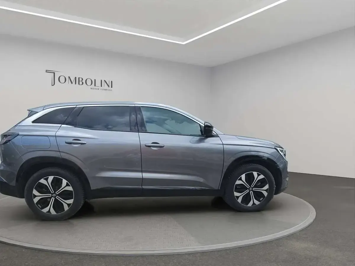 Usata Renault Austral Techno 131 CV (96 kW) 2023 Grigio SUV