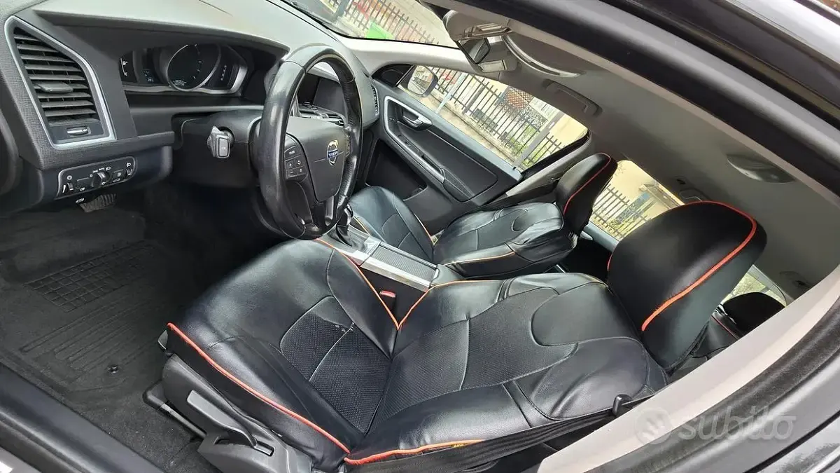Occasion Volvo XC60 Summum 190 PK (139 kW) 2015 Zwart SUV