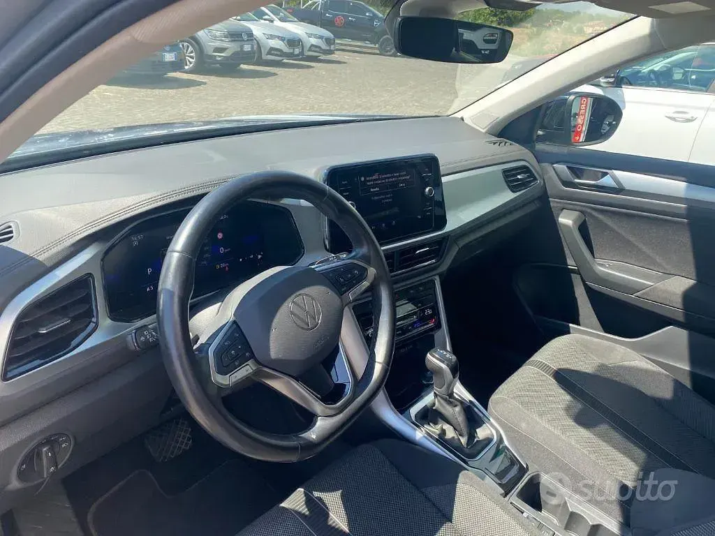 Usata VW T-Roc Life 150 CV (110 kW) 2024 Grigio SUV