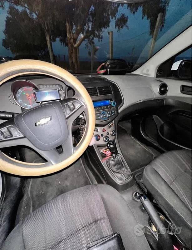 Usata Chevrolet Aveo 84 CV (61 kW) 2012 Bianco Berlina