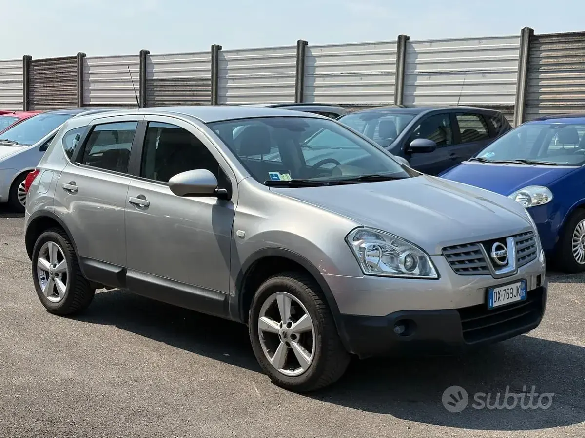 Usata Nissan Qashqai Tekna 117 CV (86 kW) 2010 Grigio SUV