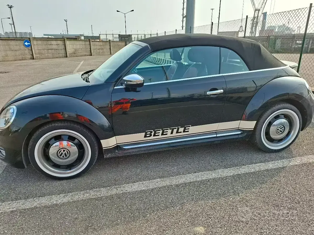 Usata VW Beetle 102 CV (75 kW) 2012 Nero Utilitaria