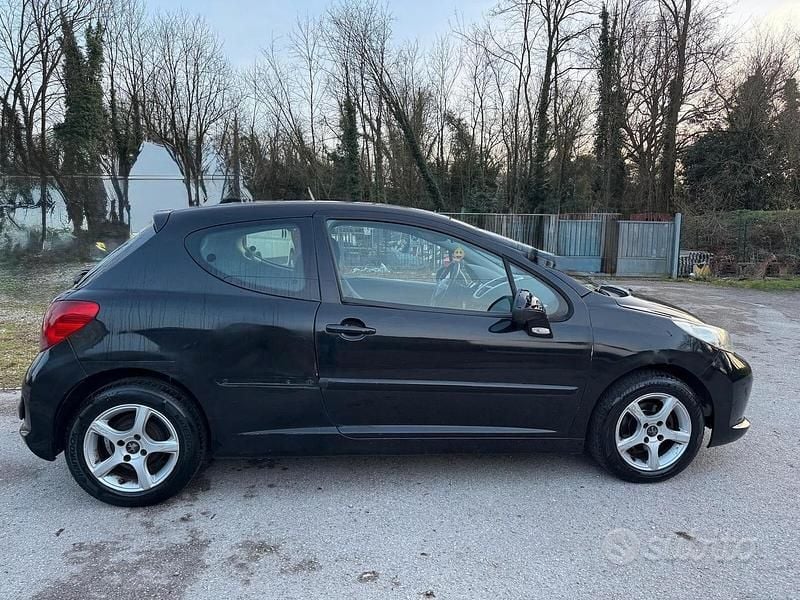 Usata Peugeot 207 70 CV (51 kW) 2008 Nero Berlina