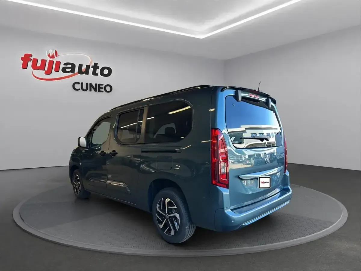 Nuova Toyota Proace Verso City 131 CV (96 kW) 2026 Grigio Station wagon