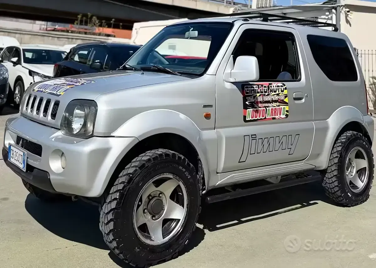 Usata Suzuki Jimny 82 CV (60 kW) 2002 Grigio SUV