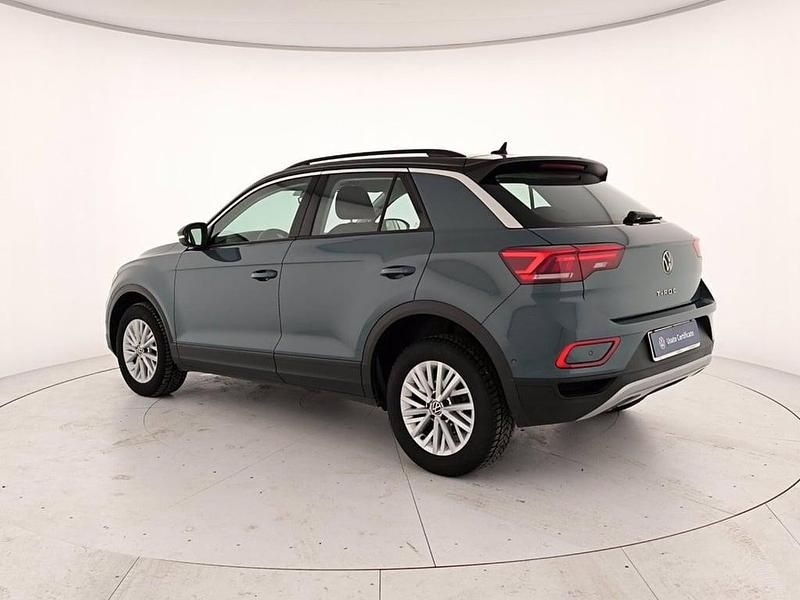 Begagnad VW T-Roc Life 110 HK (80 kW) 2023 Blå SUV