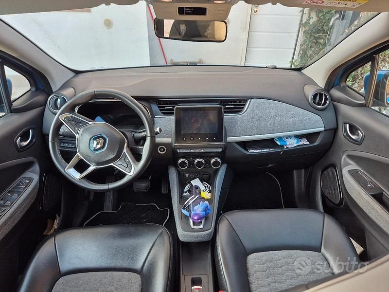 Usata Renault Zoe Intens 100 kW (136 CV) 2020 Blu Utilitaria