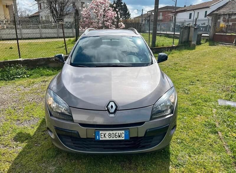 Usata Renault Mégane III 130 CV (95 kW) 2012 Grigio Station wagon