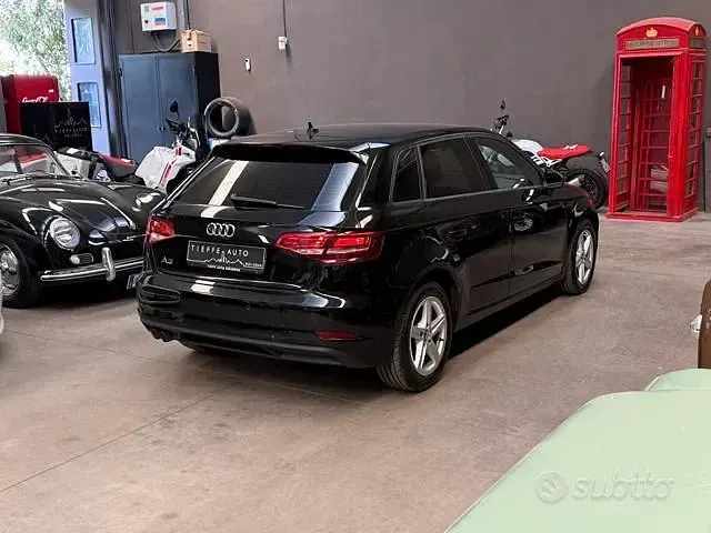 Usata Audi A3 Business 150 CV (110 kW) 2020 Nero metallizzato Berlina