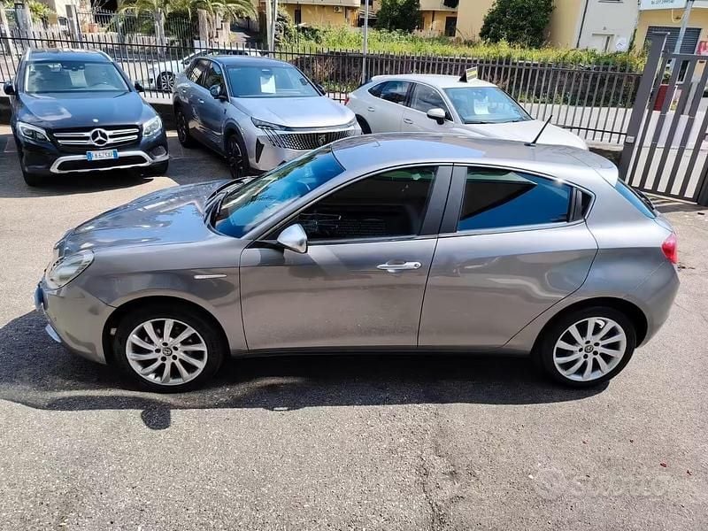 Usata Alfa Romeo Giulietta 120 CV (88 kW) 2020 Grigio Utilitaria