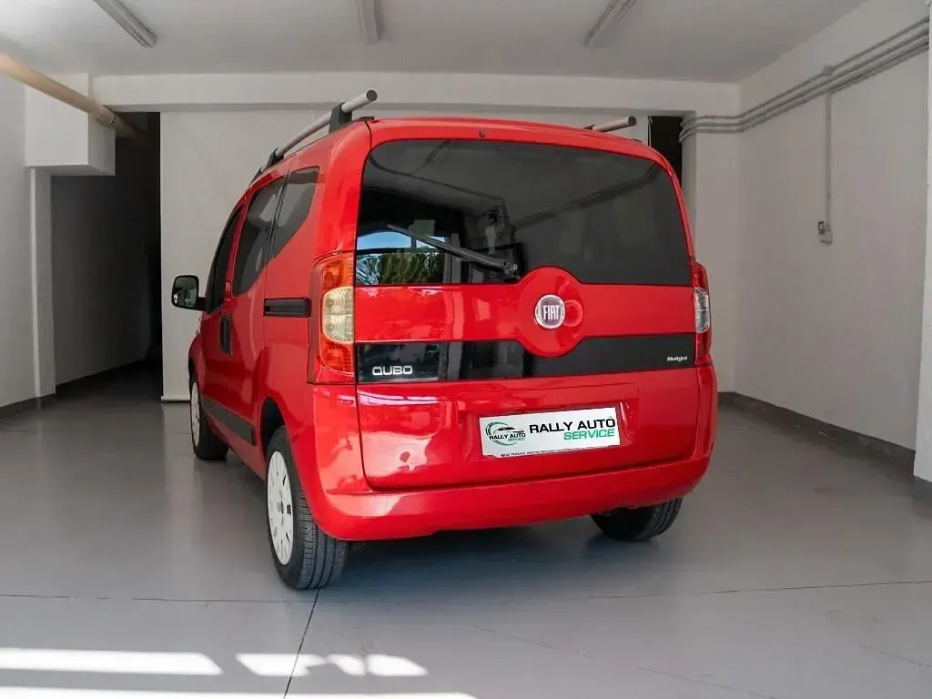 Usata Fiat Qubo Trekking 75 CV (55 kW) 2011 Rosso Monovolume
