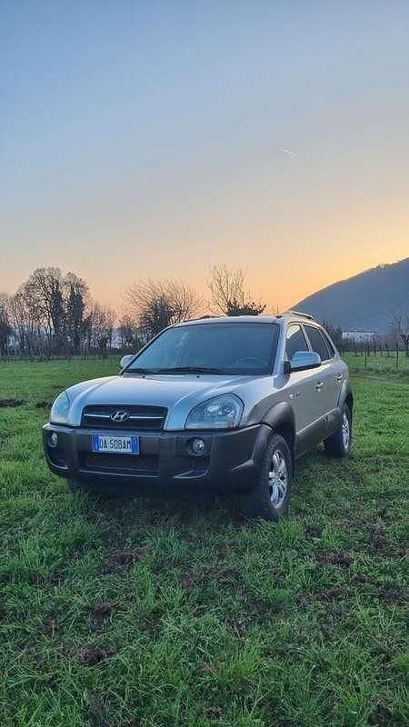 Usata Hyundai Tucson Active 141 CV (103 kW) 2006 Argento SUV