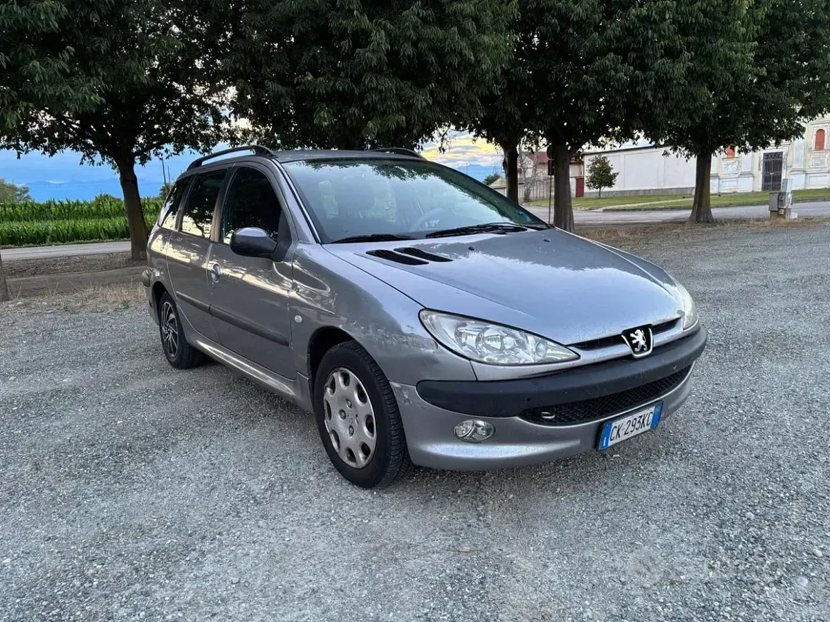 Usata Peugeot 206 75 CV (55 kW) 2005 Grigio Station wagon