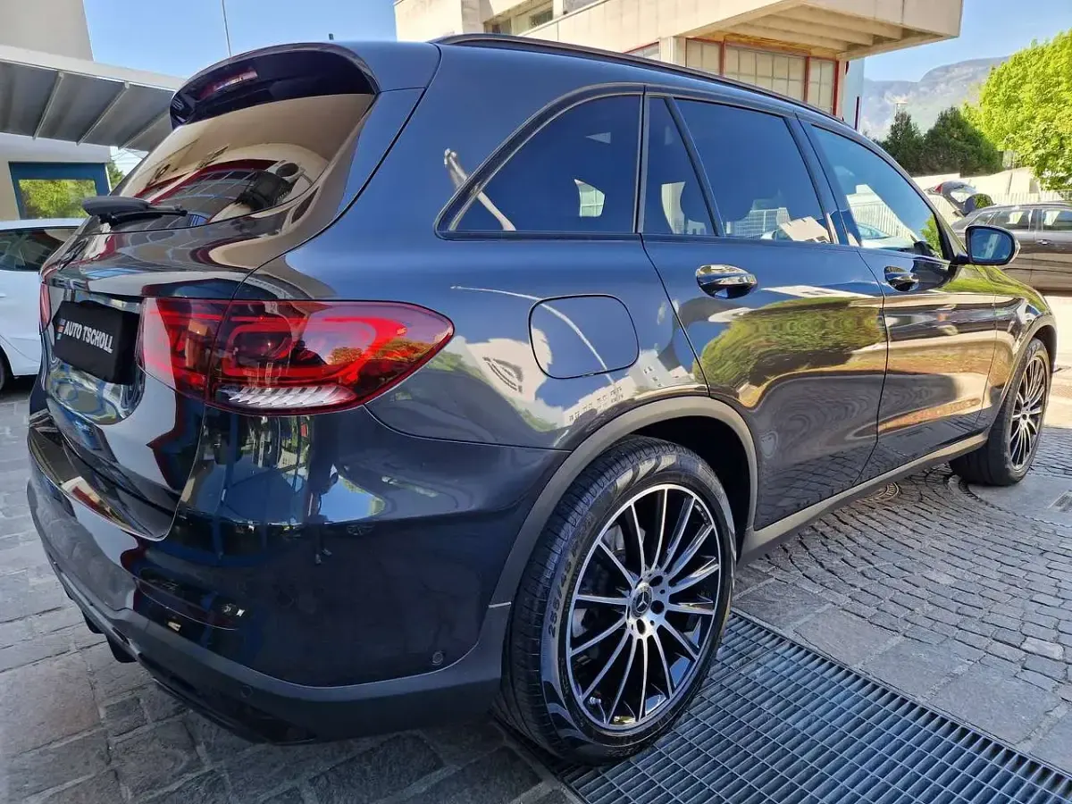 Usata Mercedes GLC400d AMG line 330 CV (242 kW) 2019 Graphitgrau  metalliclack SUV