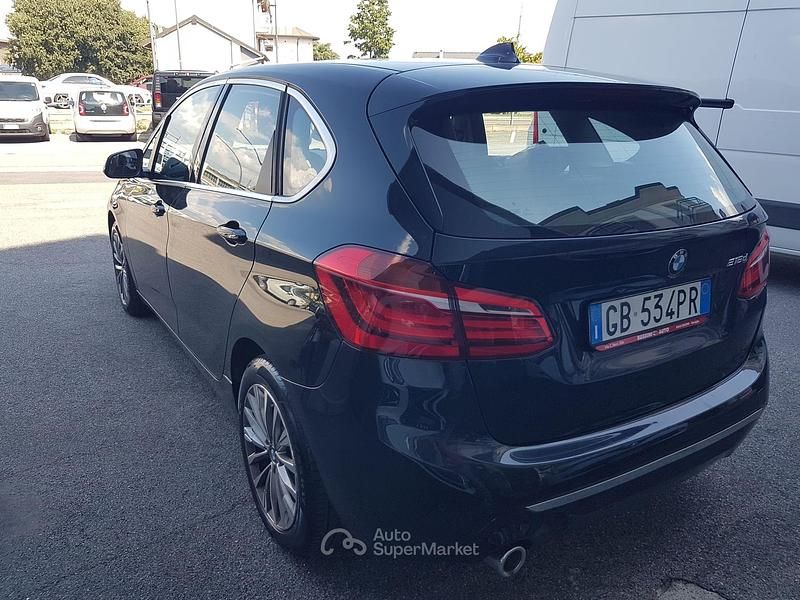 Usata BMW 216 Active Tourer 116 CV (85 kW) 2020 Nero Monovolume