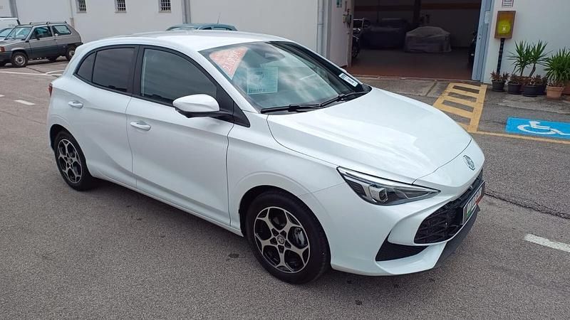 Nuova MG MG3 Luxury 194 CV (142 kW) 2025 Bianco Utilitaria