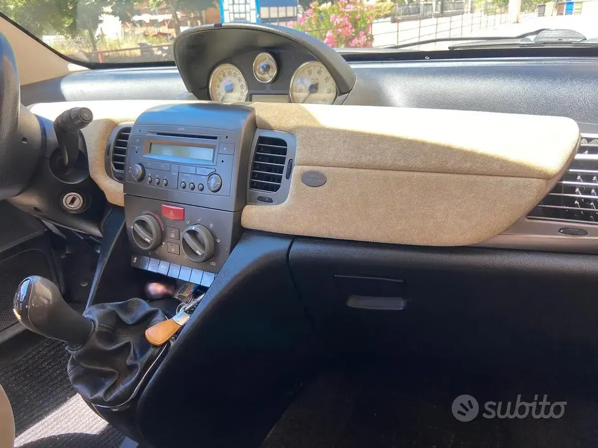 Usata Lancia Ypsilon 69 CV (50 kW) 2005 Utilitaria