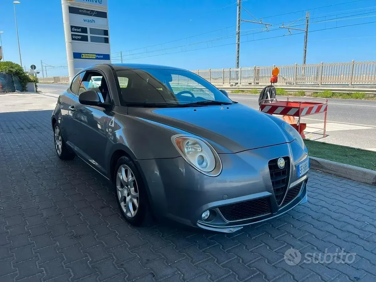 Usata Alfa Romeo MiTo 105 CV (77 kW) 2010 Grigio Utilitaria
