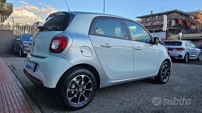Usata Smart ForFour Passion 70 CV (51 kW) 2016 Bianco Utilitaria
