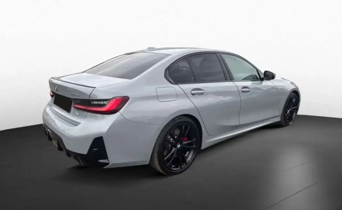 Usata BMW 330 M Sport 245 CV (180 kW) 2024 Grigio Berlina