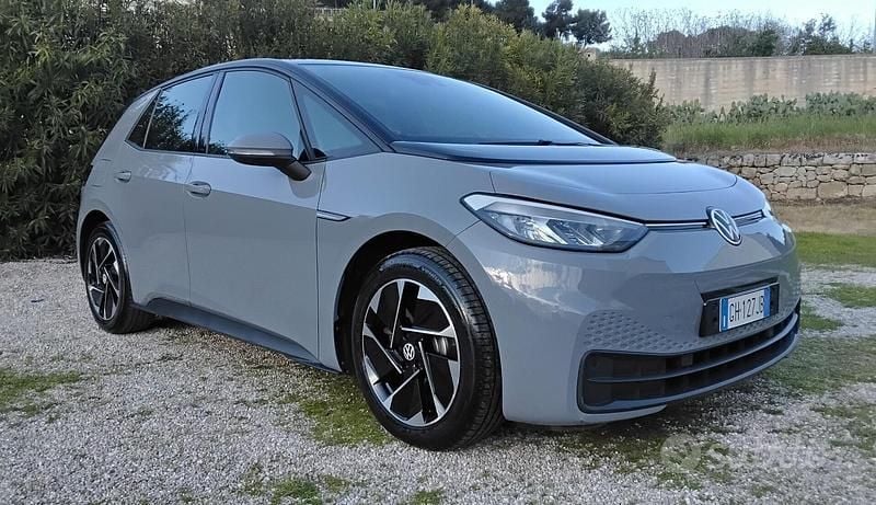Grigio Usata 2021 VW ID.3 Pure Utilitaria | 16.900 € (Ottimo prezzo) - Immagine 1/4