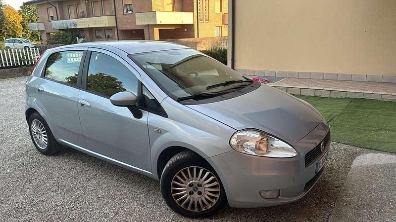 Usata 2006 Fiat Grande Punto Active Due volumi | 2000 € (Ottimo prezzo) - Immagine 1/4