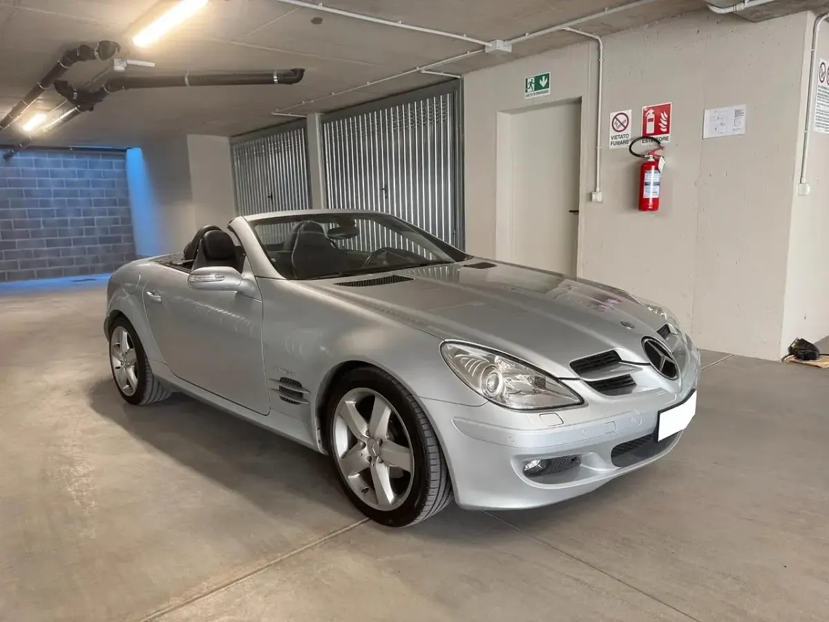 Usata Mercedes SLK200 163 CV (119 kW) 2006 Argento Cabrio