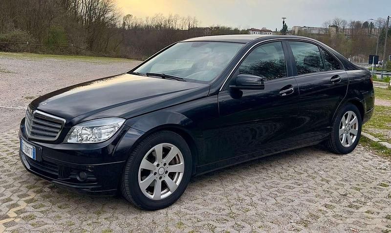 Usata Mercedes C200 Avantgarde 136 CV (100 kW) 2008 Blu/azzurro Berlina