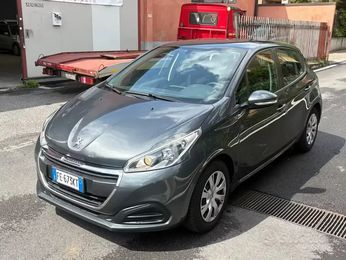 Begagnad Peugeot 208 Allure 82 HK (60 kW) 2016 Grå Halvkombi