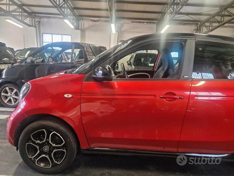 Usata Smart ForFour Prime 70 CV (51 kW) 2015 Rosso Utilitaria