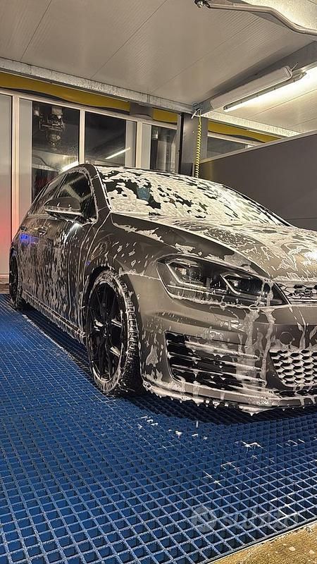 Usata VW Golf VII R-line 105 CV (77 kW) 2016 Grigio Utilitaria