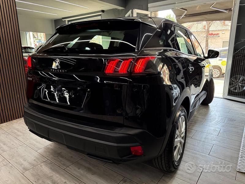 Usata Peugeot 3008 Active 131 CV (96 kW) 2022 Nero SUV