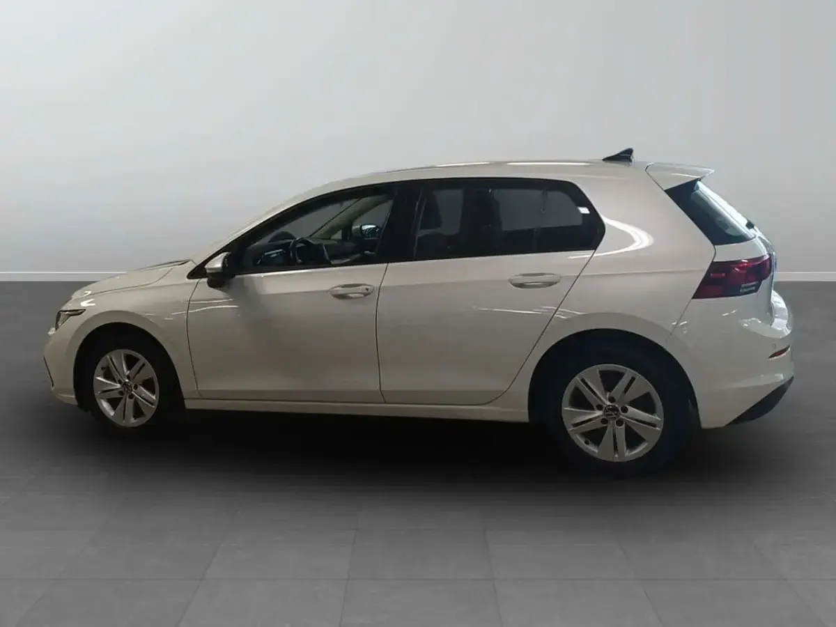 Usata VW Golf VIII Life 116 CV (85 kW) 2022 Bianco Berlina