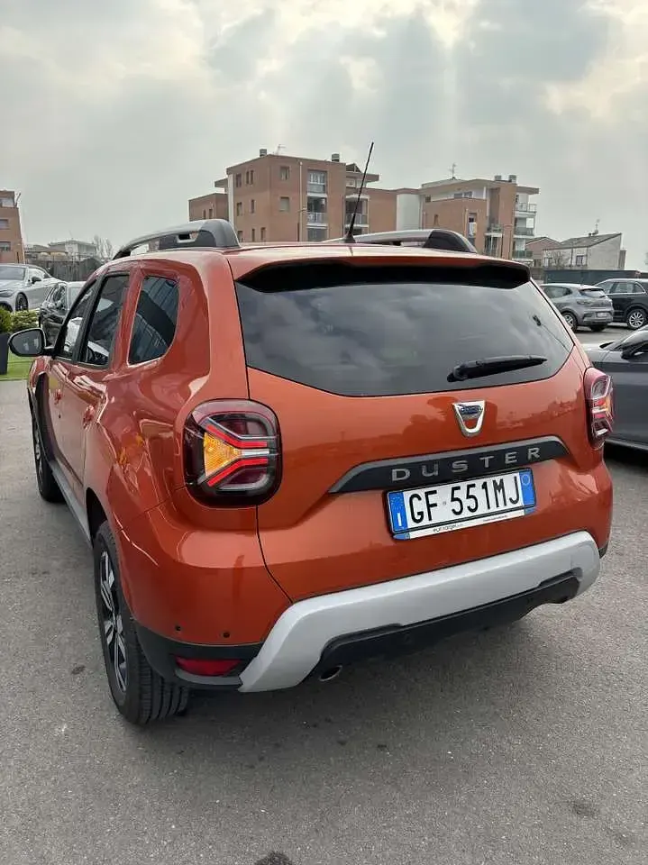 Usata Dacia Duster Prestige 101 CV (74 kW) 2021 Arancione SUV