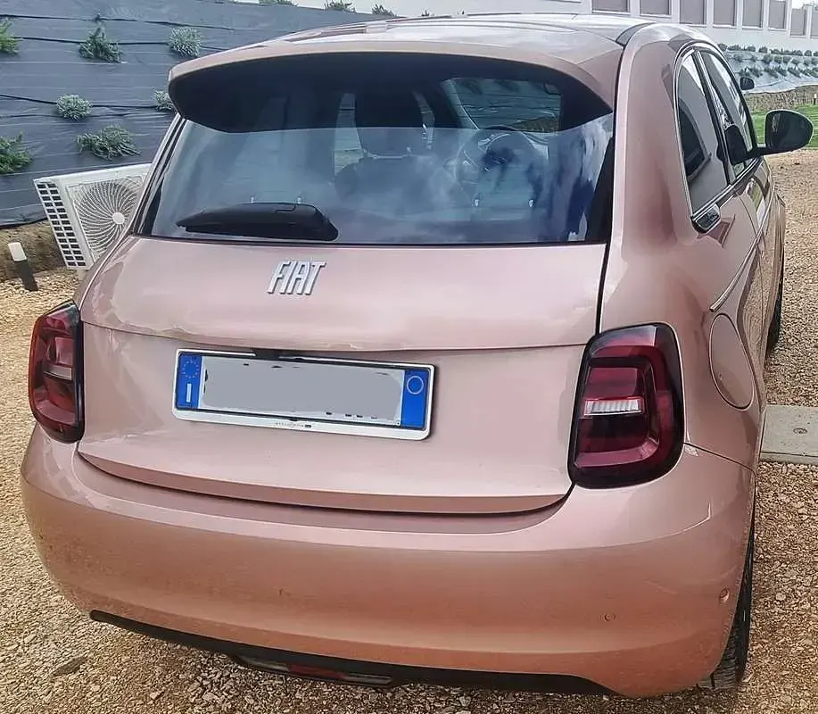 Usata Fiat 500e La Prima 42 kW (58 CV) 2025 Oro Utilitaria