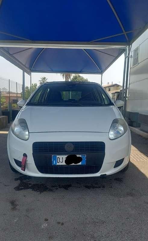 Usata Fiat Grande Punto Dynamic 77 CV (56 kW) 2007 Utilitaria