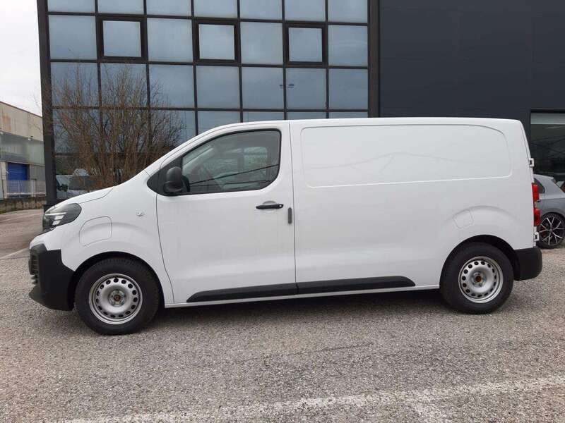 Nuova Opel Vivaro-e Combi 120 CV (88 kW) 2025 Bianco Monovolume
