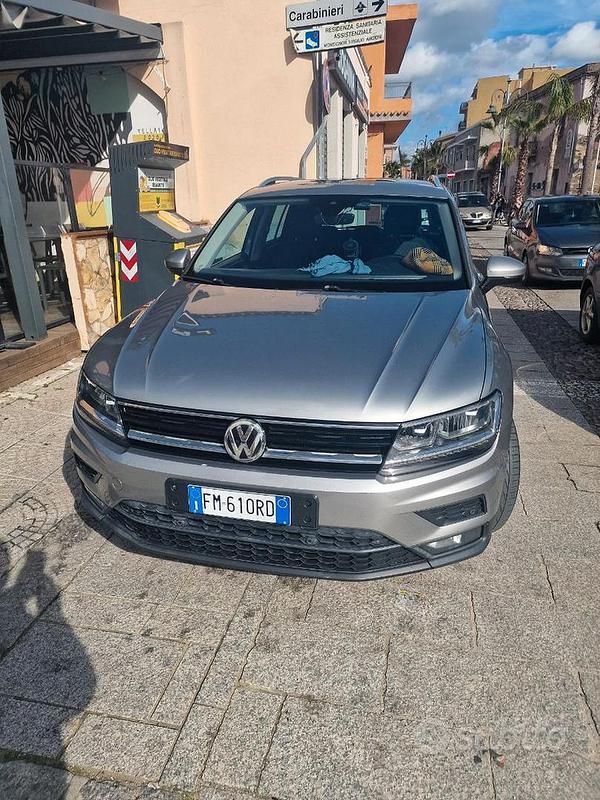 Usata VW Tiguan Business 150 CV (110 kW) 2018 Grigio SUV