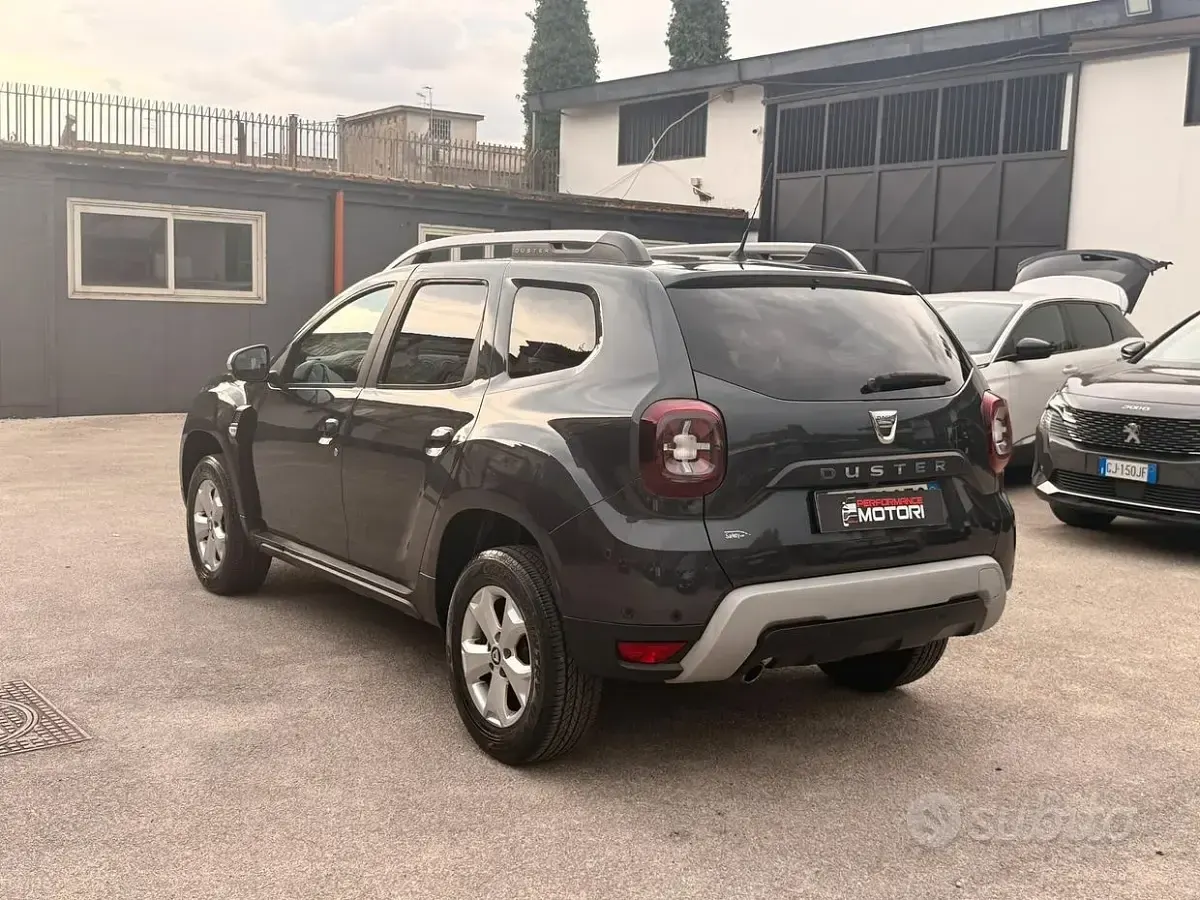 Usata Dacia Duster Prestige 114 CV (83 kW) 2019 Grigio SUV