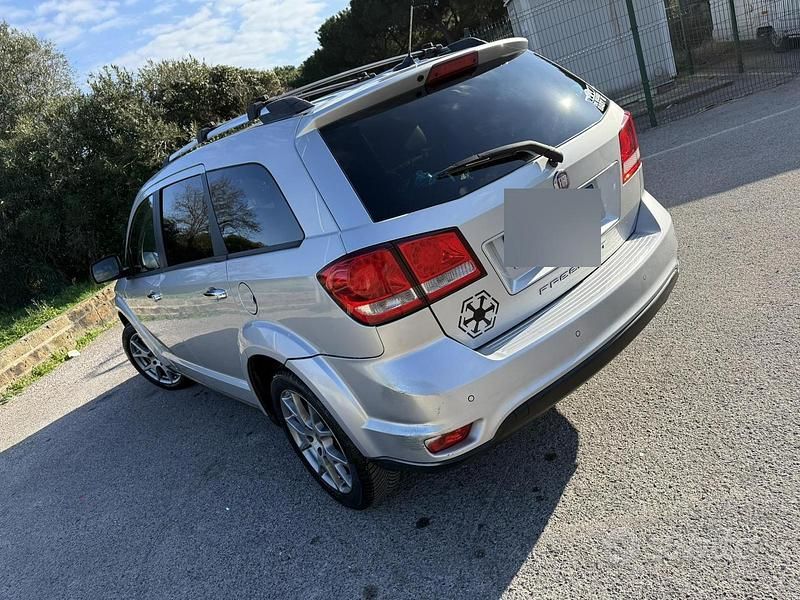 Usata Fiat Freemont Lounge 140 CV (102 kW) 2013 Grigio SUV
