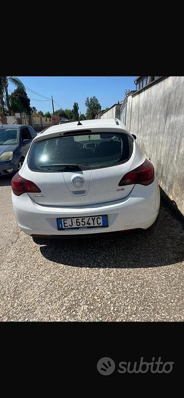 Usata Opel Astra 2011 Bianco Berlina