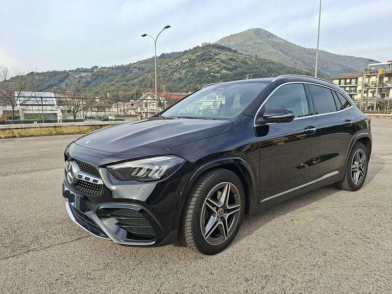 Usata Mercedes GLA200 150 CV (110 kW) 2024 SUV